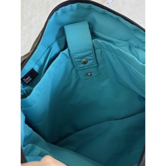 Crumpler THE GYPSY Moth No 2 Tote Messenger Laptop Bag Grey/Black - Picture 6 of 10